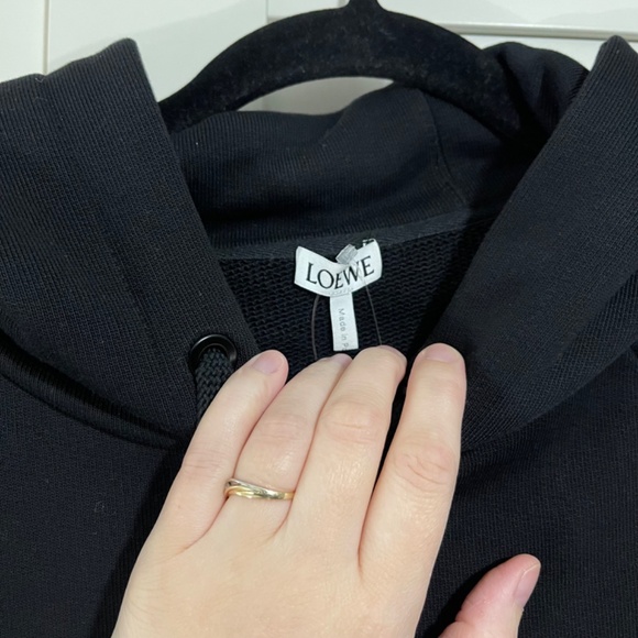❌SOLD❌  NWT LOEWE Black Cropped Hoodie with Anagram logo leather patch Size M - Picture 4 of 10